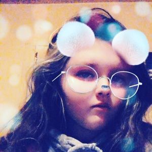 Meet your Posher, Raquel